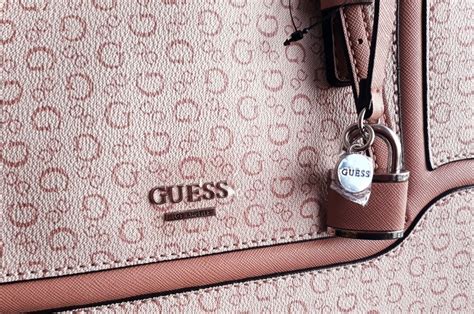 guess bolsa rosa pastel